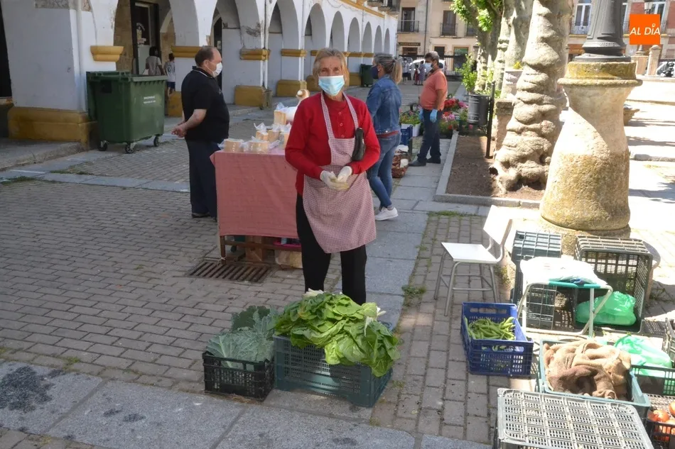 Foto 7 - La Plazuela del Buen Alcalde recupera su cl&aacute;sico colorido de los martes  