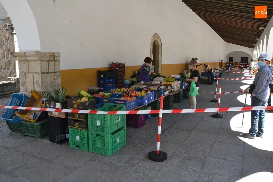 Foto 2 - La Plazuela del Buen Alcalde recupera su cl&aacute;sico colorido de los martes  