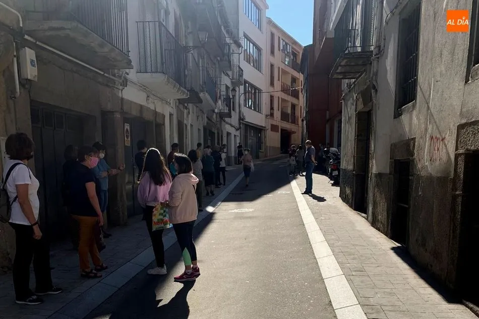 Foto 6 - B&eacute;jar Atelier vende en una sola jornada m&aacute;s de 850 mascarillas