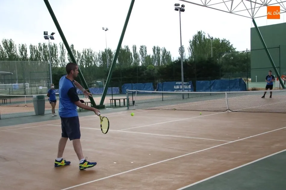 Foto 4 - El tenis albense retoma su actividad