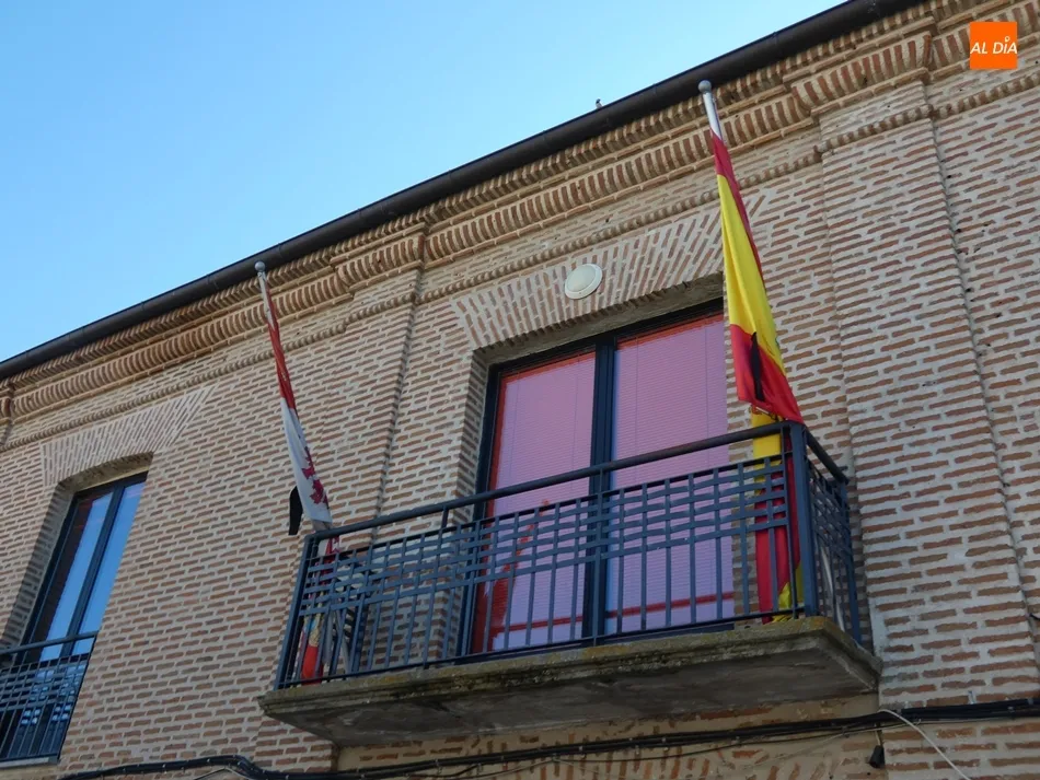 Foto 3 - Los pueblos tambi&eacute;n participan del luto oficial por los fallecidos como consecuencia de la...