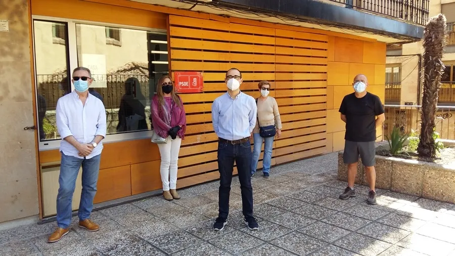 Foto 11 - Salamanca se une al minuto de silencio para homenajear a los fallecidos por la pandemia