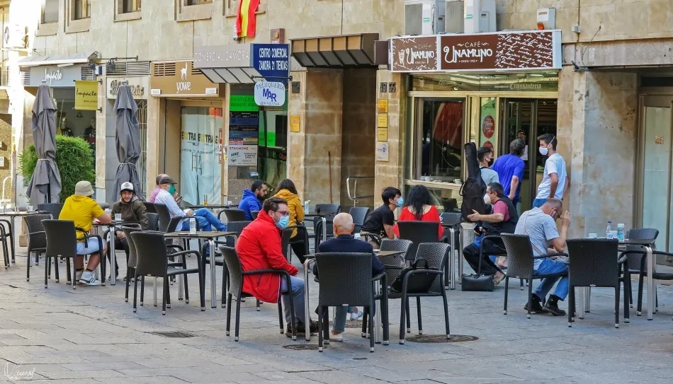 Terraza en la calle Zamora. Foto de archivo de M. Lamas