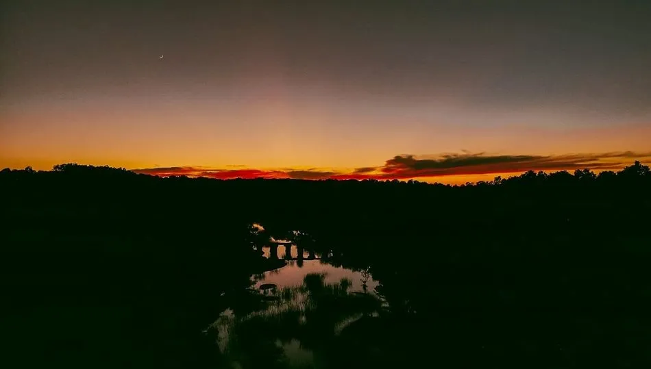 Piedra y agua en La Ramajería  