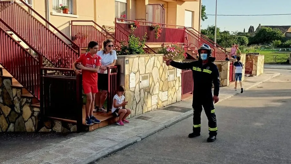 Foto 11 - Javier Moro Rubio cumple 11 a&ntilde;os en Vitigudino con la felicitaci&oacute;n de los Bomberos  