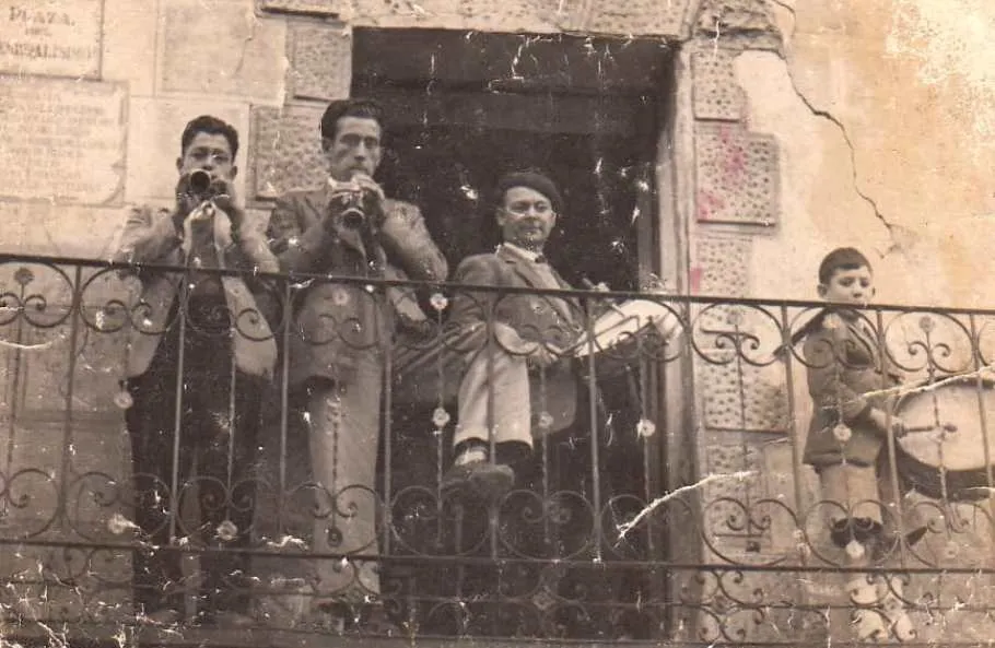 Los dulzaineros que animaban las fiestas de los pueblos