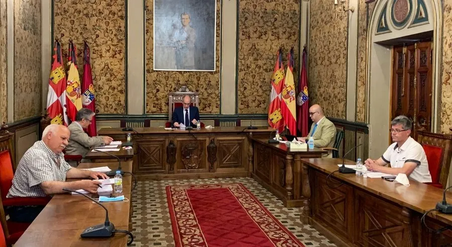 La Diputación aprueba otro reglamento orgánico y pide al Gobierno flexibilizar el gasto