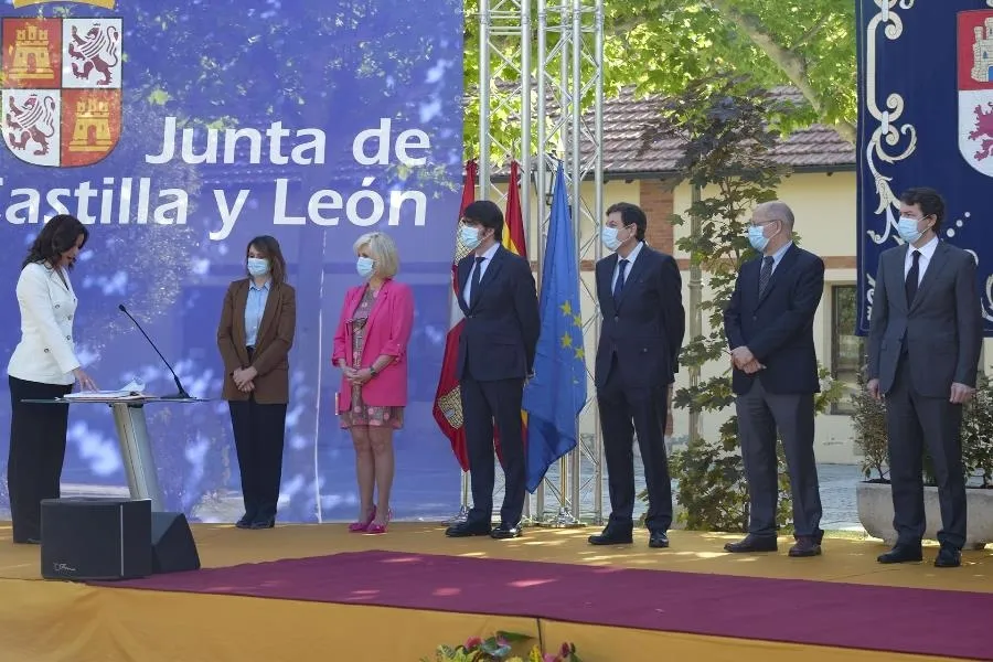 Foto 2 - Ma&ntilde;ueco destaca la "disposici&oacute;n, iniciativa y capacidad de di&aacute;logo" de la nueva consejera de...