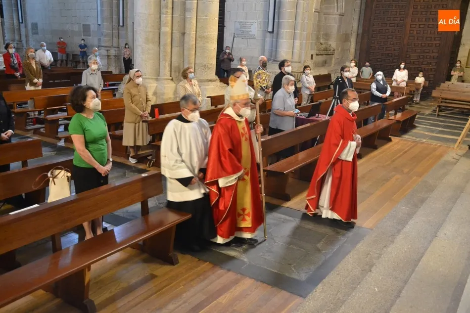 Foto 11 - Fieles de los 7 Arciprestazgos diocesanos se re&uacute;nen en la Catedral para festejar Pentecost&eacute;s  