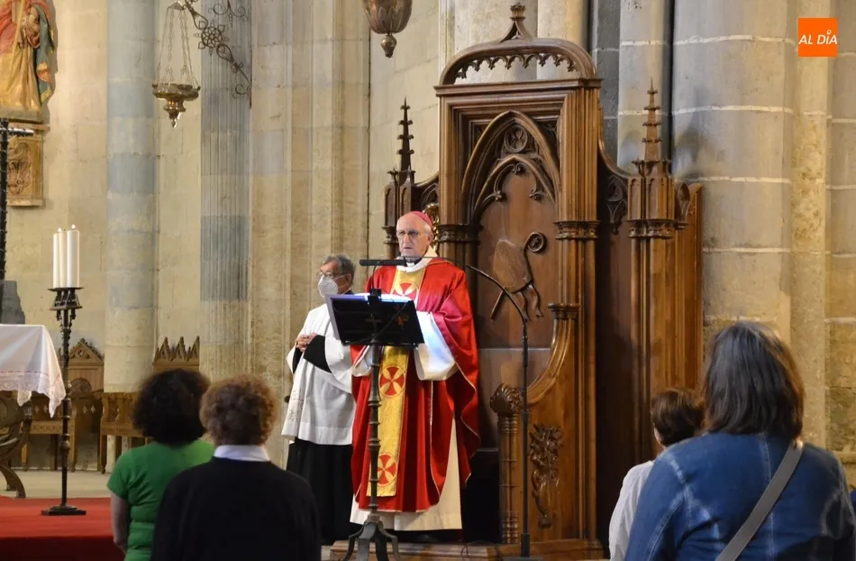 Foto 7 - Fieles de los 7 Arciprestazgos diocesanos se re&uacute;nen en la Catedral para festejar Pentecost&eacute;s  
