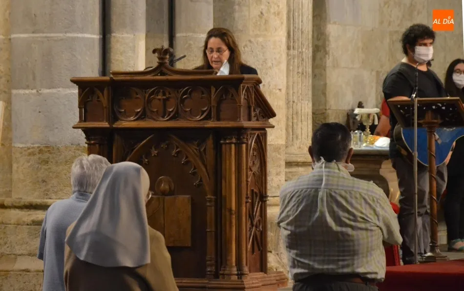 Foto 2 - Fieles de los 7 Arciprestazgos diocesanos se re&uacute;nen en la Catedral para festejar Pentecost&eacute;s  