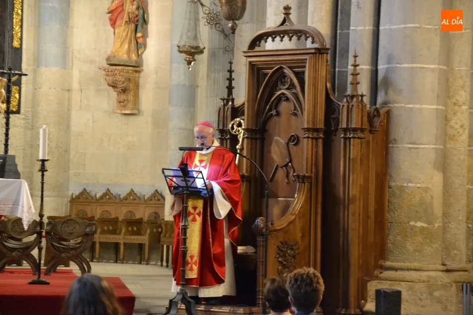 Foto 3 - Fieles de los 7 Arciprestazgos diocesanos se re&uacute;nen en la Catedral para festejar Pentecost&eacute;s  