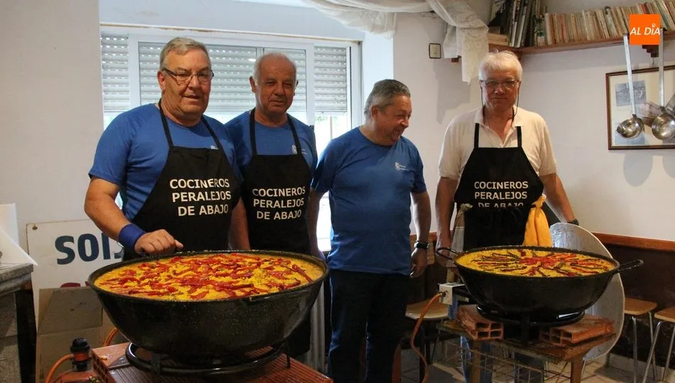 Los cocineros de Peralejos de Abajo no perderán el trabajo / MARIBEL SÁNCHEZ