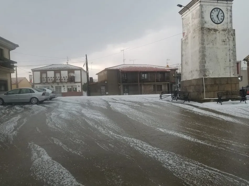 Foto 7 - Una fuerte tormenta de lluvia y granizo inunda varias viviendas&nbsp;en Boada  