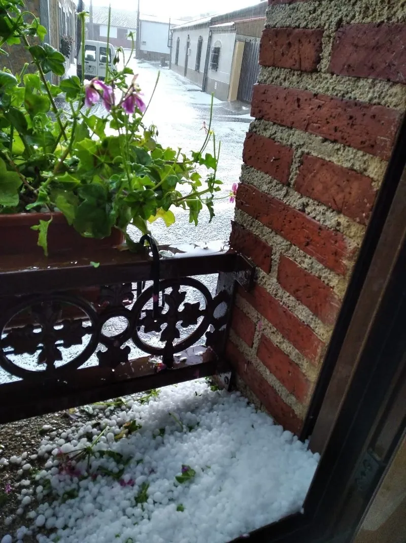 Foto 5 - Una fuerte tormenta de lluvia y granizo inunda varias viviendas&nbsp;en Boada  