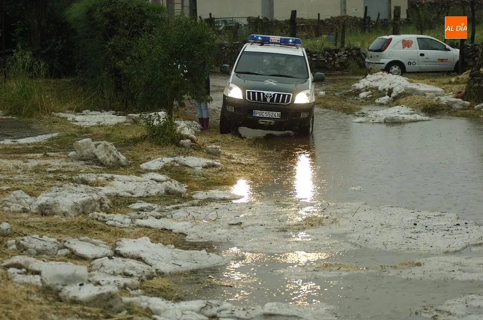 Foto 10 - Una tormenta de larga duraci&oacute;n provoca m&uacute;ltiples problemas en varias localidades durante la tarde ...