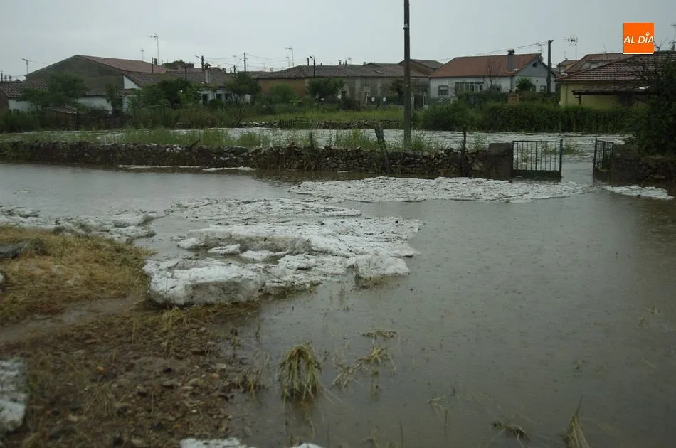Foto 4 - Una tormenta de larga duraci&oacute;n provoca m&uacute;ltiples problemas en varias localidades durante la tarde ...