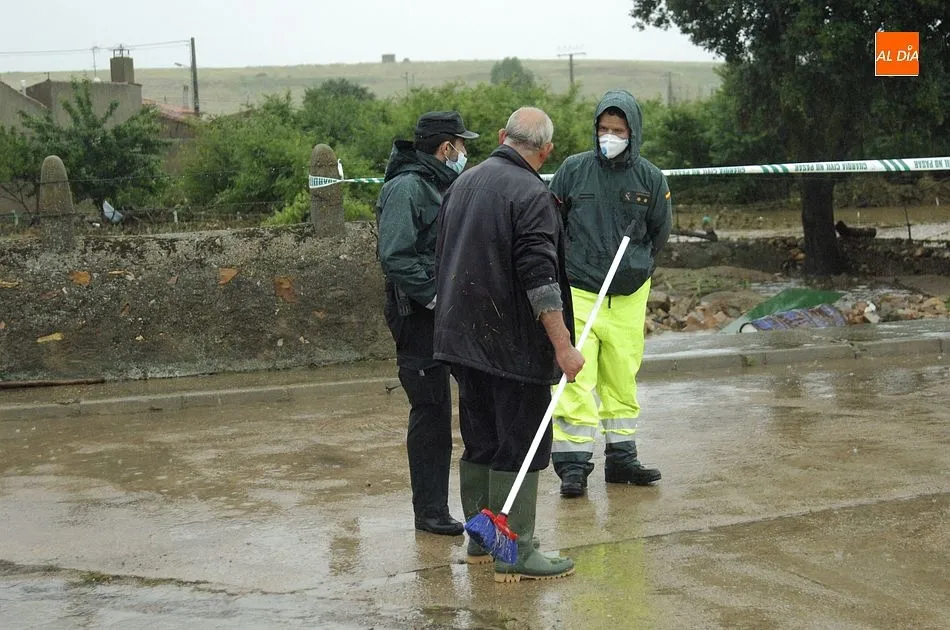 Foto 2 - Una tormenta de larga duraci&oacute;n provoca m&uacute;ltiples problemas en varias localidades durante la tarde ...