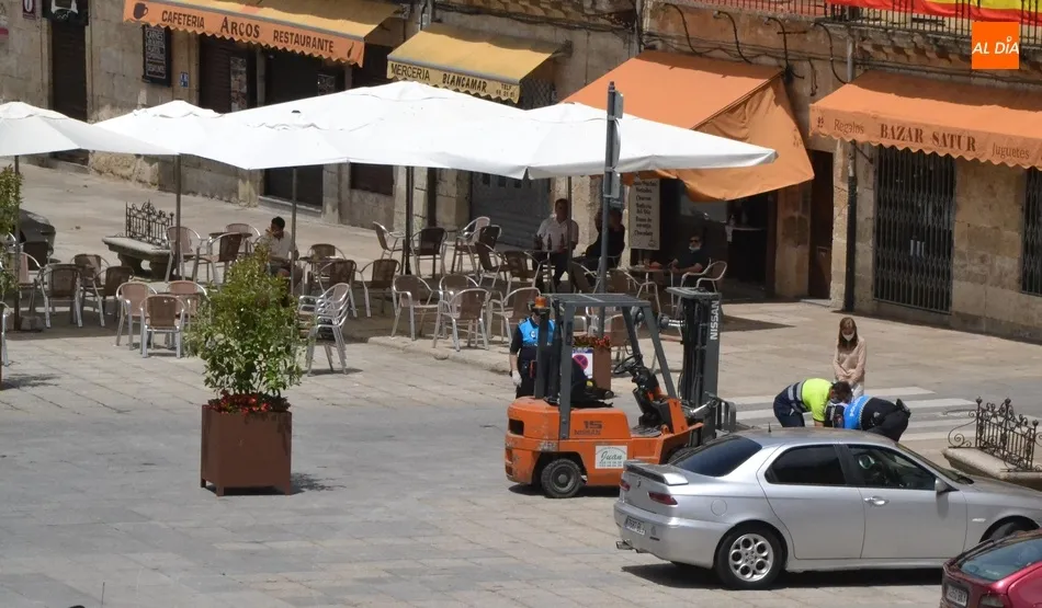 Foto 6 - La Plaza Mayor contin&uacute;a recobrando vida con el despliegue de m&aacute;s terrazas  