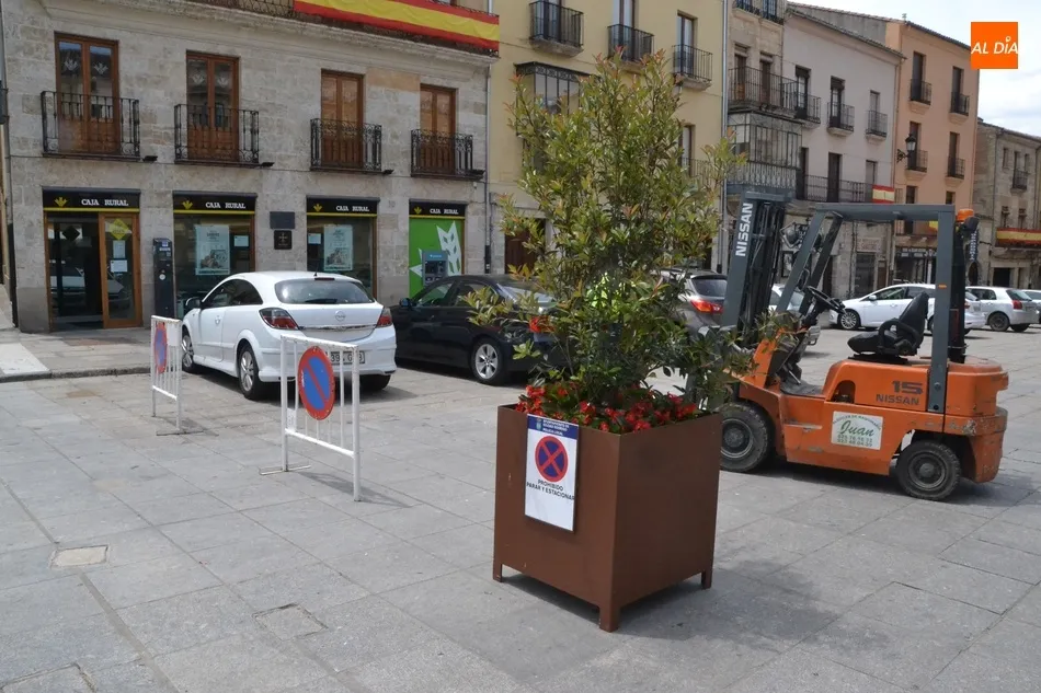 Foto 3 - La Plaza Mayor contin&uacute;a recobrando vida con el despliegue de m&aacute;s terrazas  