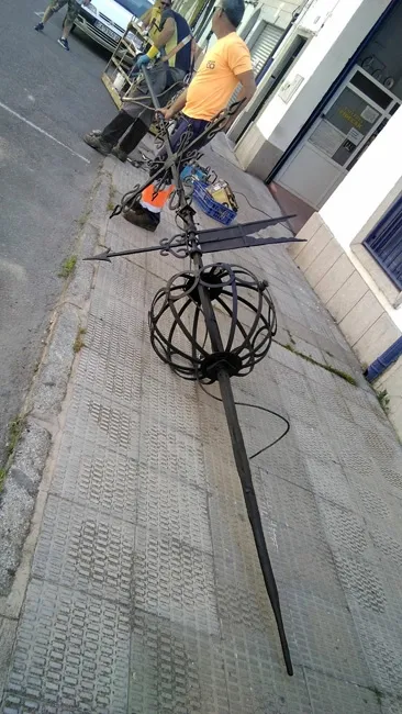 Foto 7 - FOTOS: As&iacute; fue la colocaci&oacute;n de la veleta y el pararrayos en la torre de la iglesia parroquial&nbsp;