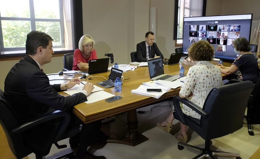 Reunión de la Junta con el órgano de gobierno de la Federación Regional de Municipios y Provincias de Castilla y León