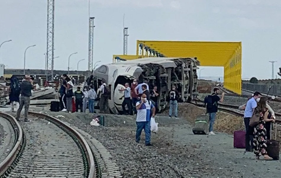 Foto 5 - Dos fallecidos en la colisi&oacute;n del Alvia Madrid-La Coru&ntilde;a en Zamora