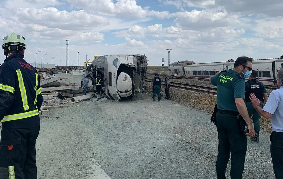 Foto 4 - Dos fallecidos en la colisi&oacute;n del Alvia Madrid-La Coru&ntilde;a en Zamora