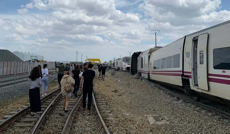 Foto 3 - Dos fallecidos en la colisi&oacute;n del Alvia Madrid-La Coru&ntilde;a en Zamora