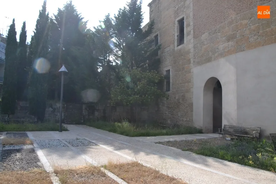 Foto 2 - El Ayuntamiento traslada la Oficina de Turismo al Palacio de Los &Aacute;guila  