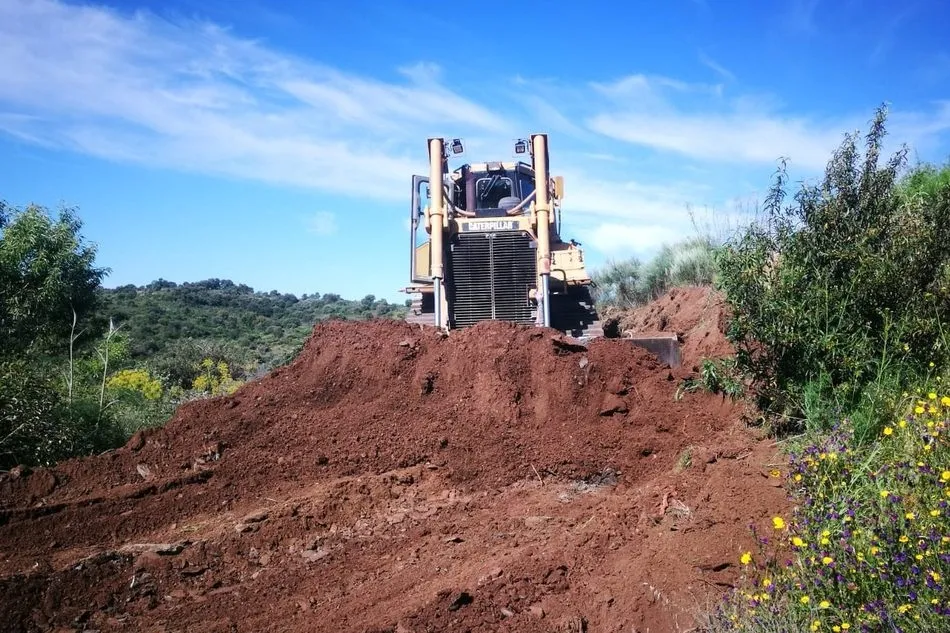 Foto 2 - La Junta contin&uacute;a con las obras en las concentraciones parcelarias de Hinojosa de Duero,...