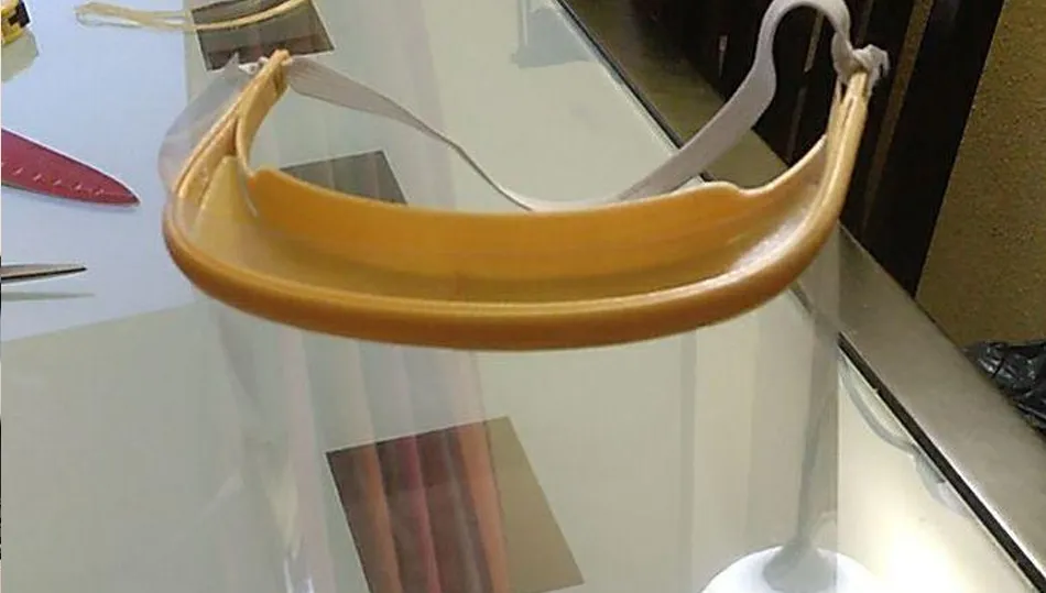 Pantallas de protección fabricadas por bejaranos con sus impresoras 3D