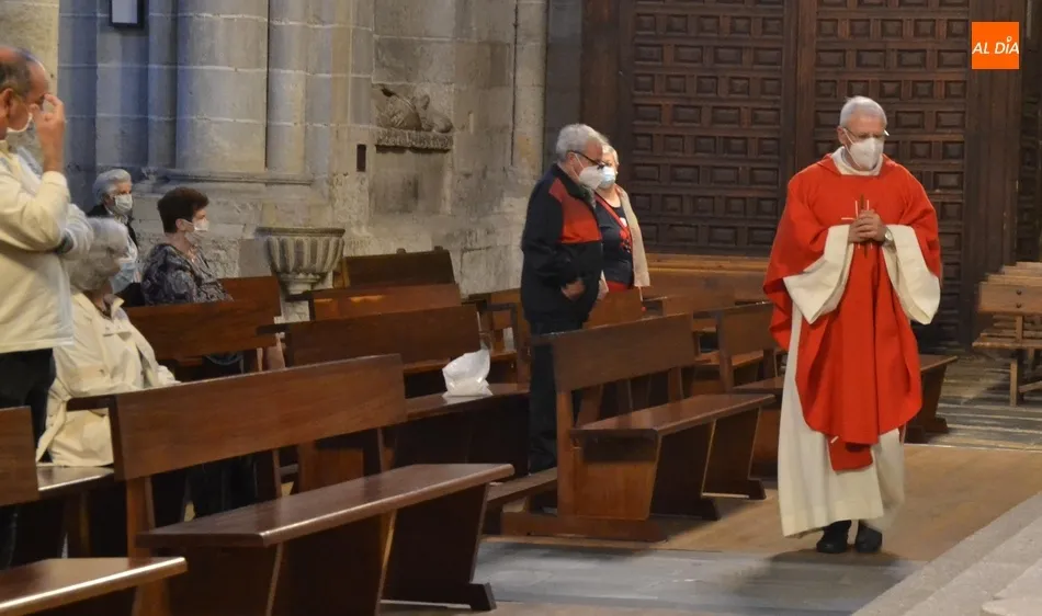 Foto 7 - Comienza con una amplia asistencia de fieles la novena en honor a San Antonio de Padua  