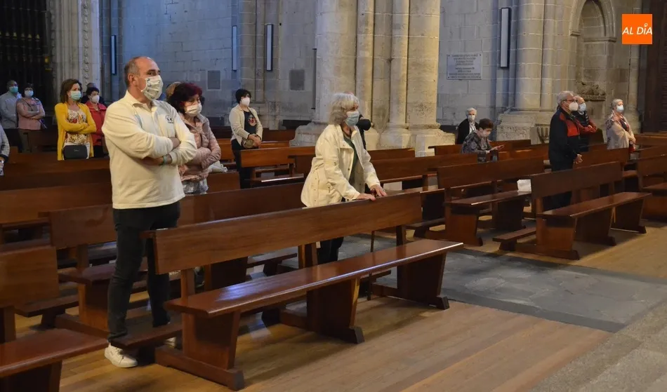 Foto 4 - Comienza con una amplia asistencia de fieles la novena en honor a San Antonio de Padua  