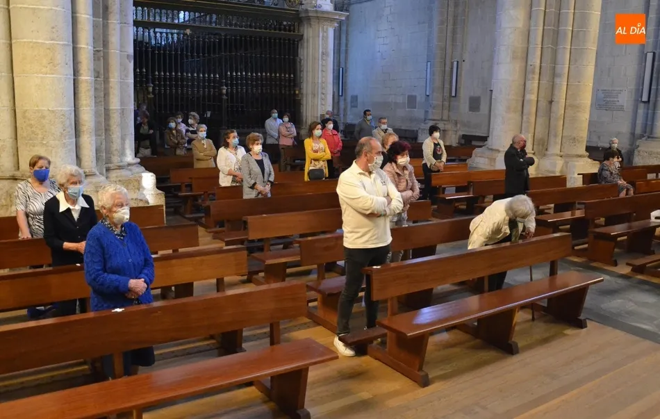 Foto 5 - Comienza con una amplia asistencia de fieles la novena en honor a San Antonio de Padua  