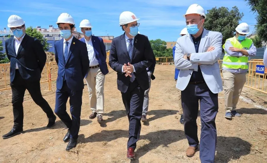 El president de la Generalitat, Quim Torra, visita la construcción de una nueva promoción en El Masnou (Barcelona). Foto de JORDI BEDMAR - GENERALITAT