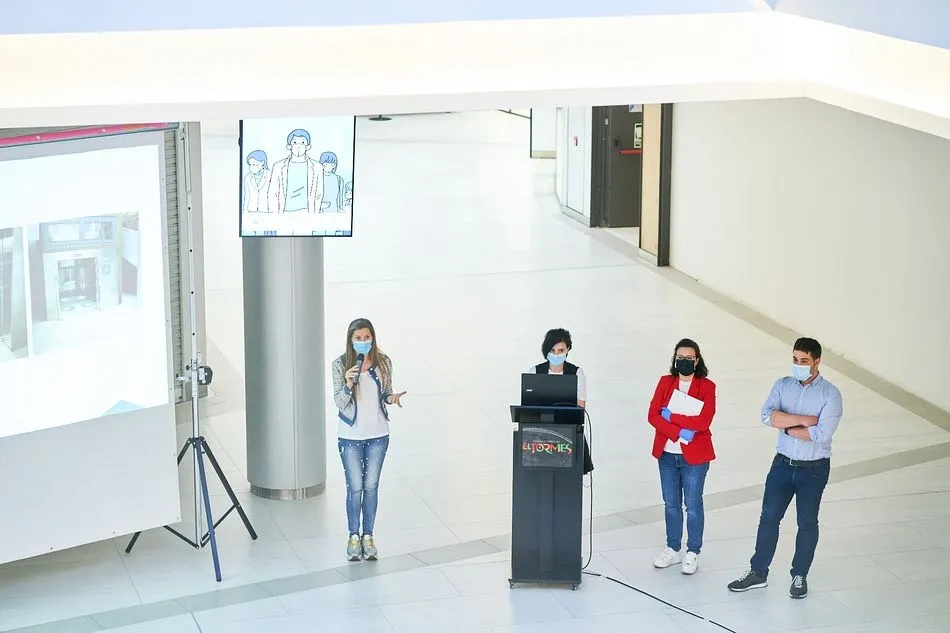 Foto 11 - El Centro Comercial El Tormes reabre sus puertas el pr&oacute;ximo lunes, 8 de junio