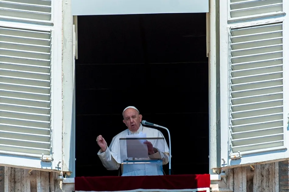 El Papa asomado a la Plaza de San Pedro. Foto: EP