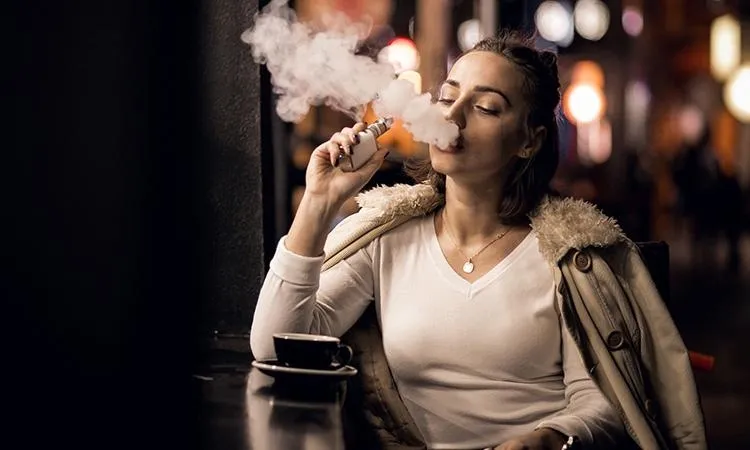 El vapeo, un mercado en auge frente al tabaco tradicional  