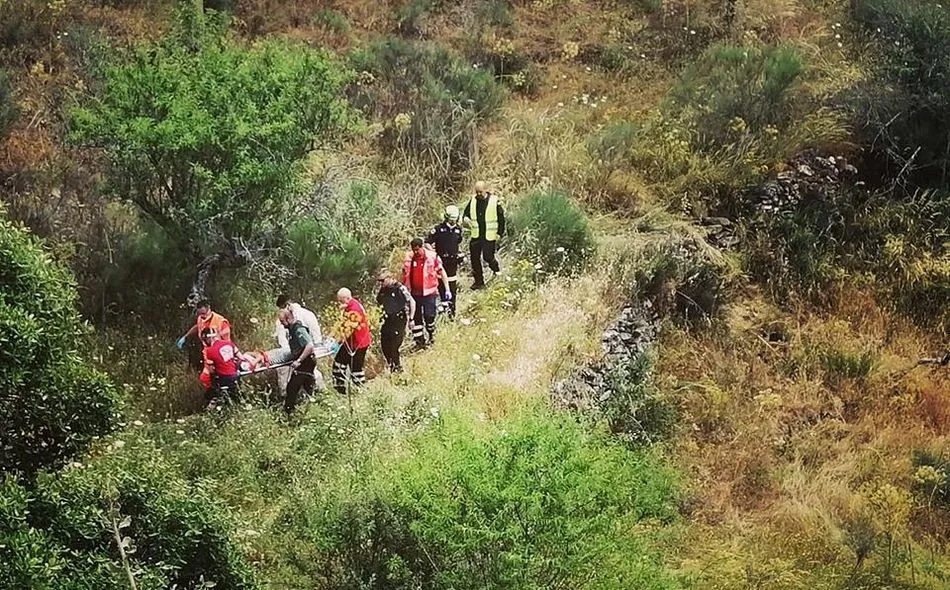 Foto 3 - Dos heridos tras chocar en una posible carrera ilegal en la carretera de Lumbrales