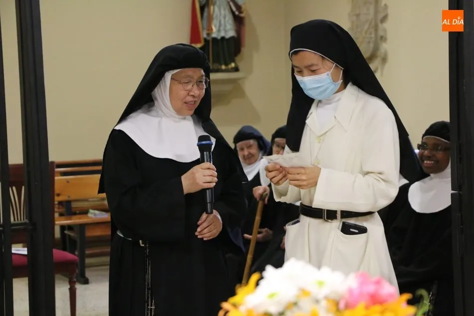 Foto 8 - Mar&iacute;a Zhang toma los votos perpetuos en el convento de Santo Toribio en Vitigudino  