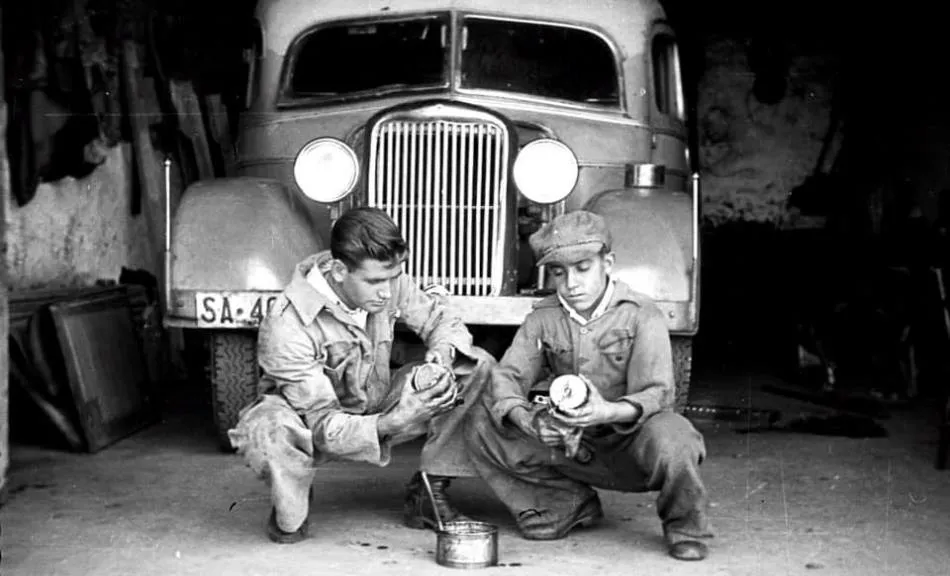 Los coches de línea que conectaban nuestros pueblos
