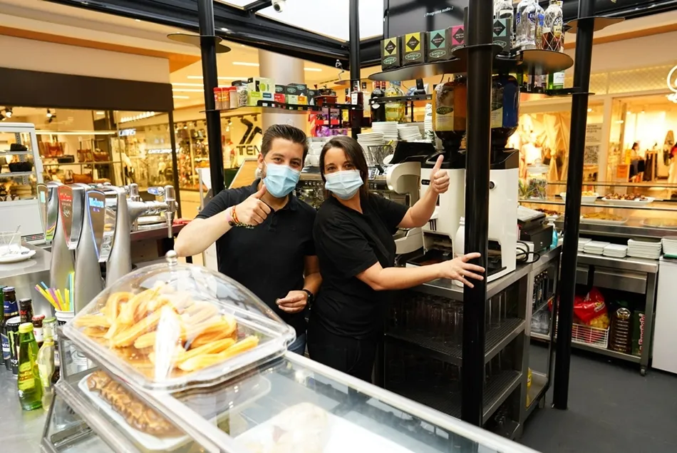 El CC El Tormes celebra su apertura dando las gracias a los salmantinos y trabajadores que han...