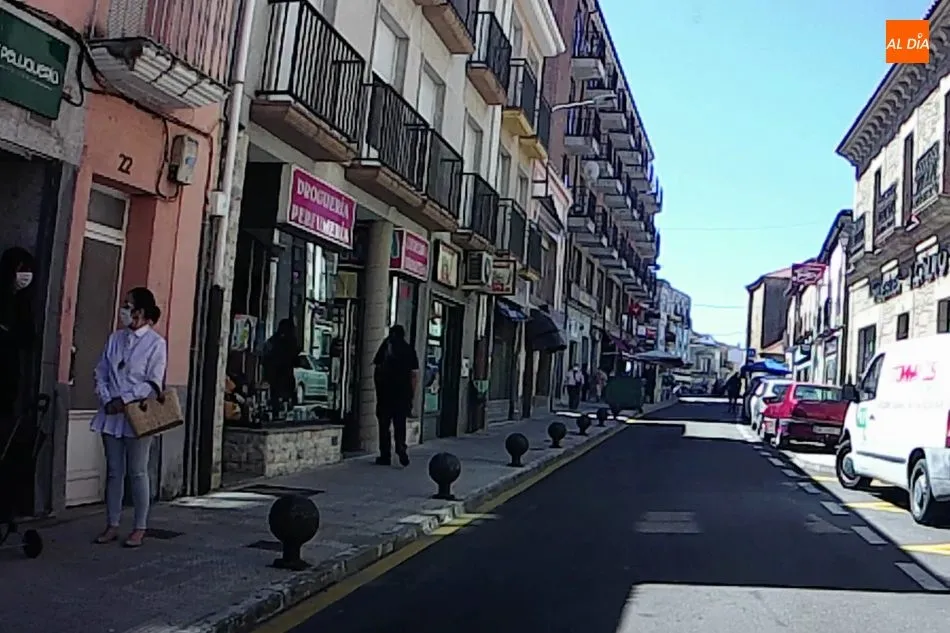 Foto 6 - Vitigudino da un paso m&aacute;s hacia la nueva normalidad con el restablecimiento del mercadillo  