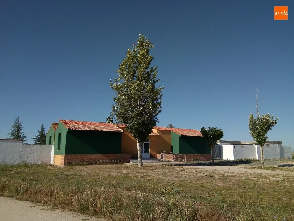 Foto 3 - El Ayuntamiento acondiciona las piscinas y el campo de f&uacute;tbol