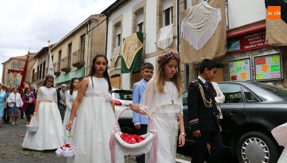 Mañana, Jueves de Corpus, no habrá procesión con los niños de la Primera Comunión / CORRAL
