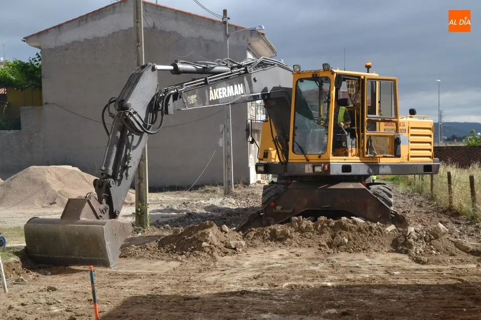Foto 7 - Arrancan las obras de urbanizaci&oacute;n de la calle Tajo, cuyos vecinos sufragan el 36% del coste  
