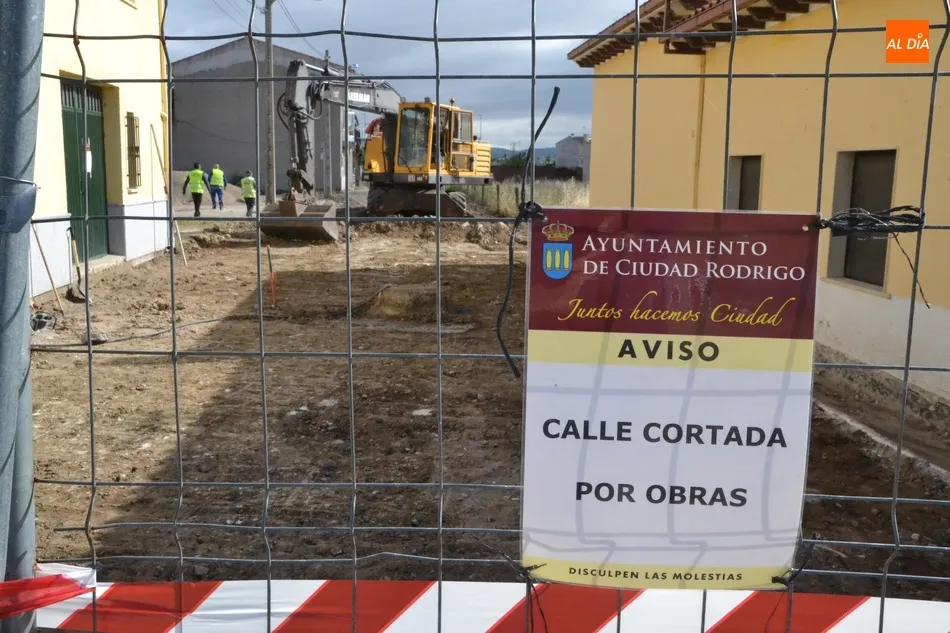 Foto 4 - Arrancan las obras de urbanizaci&oacute;n de la calle Tajo, cuyos vecinos sufragan el 36% del coste  