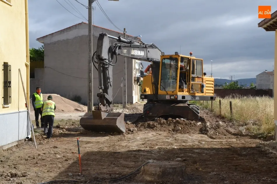 Foto 6 - Arrancan las obras de urbanizaci&oacute;n de la calle Tajo, cuyos vecinos sufragan el 36% del coste  