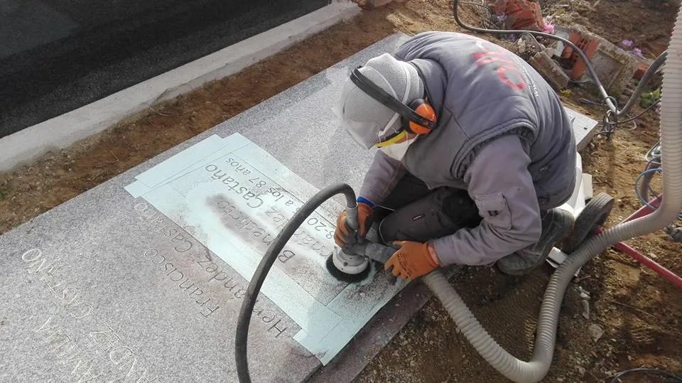 Foto 4 - Nace LimpCem, limpieza y mantenimiento integral en cementerios